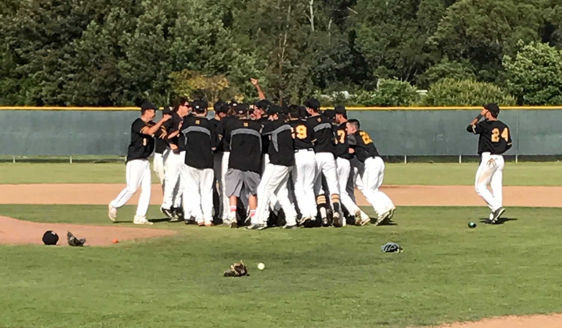 COM Baseball Clinches Bay Valley Conference Title With 12-1 Victory Over Los Medanos