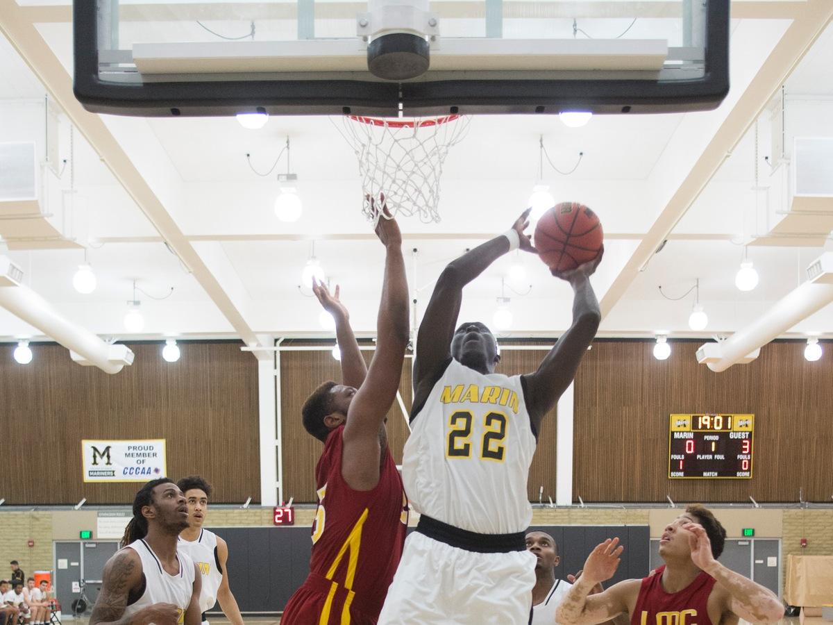 Despite Big Games From Robinson and N’Diaye, Men’s Basketball Undone In Final Minute By Los Medanos