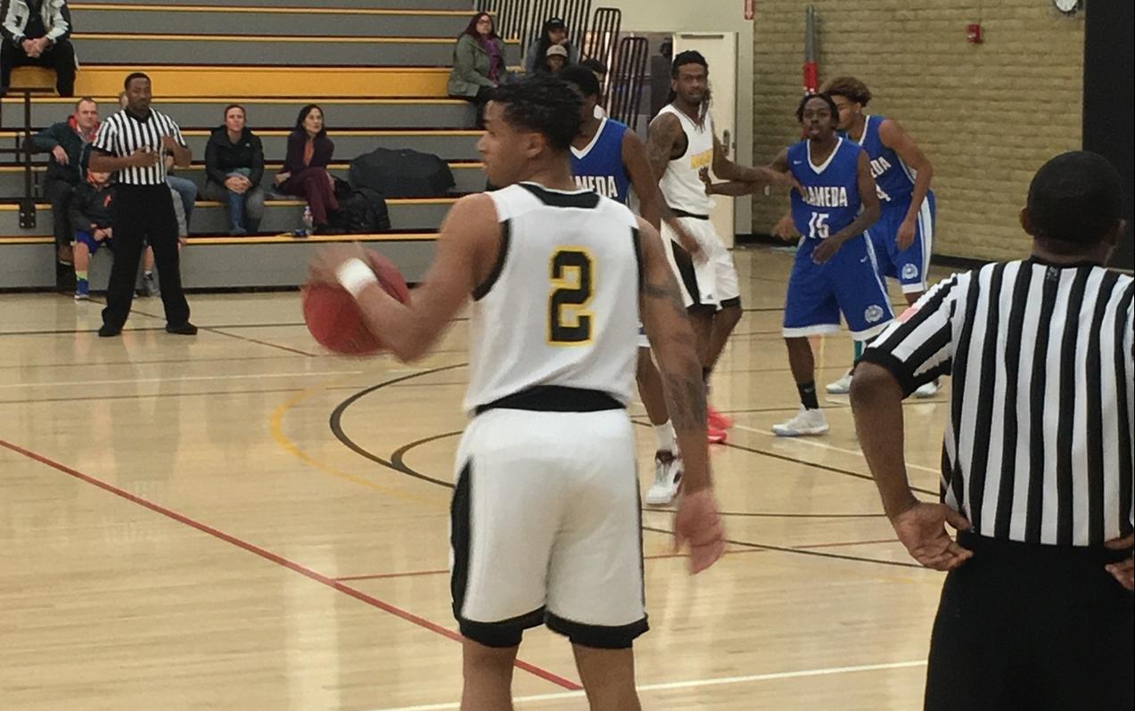 Mariners Basketball Drops Tight Home Contest to Los Medanos College 84-80
