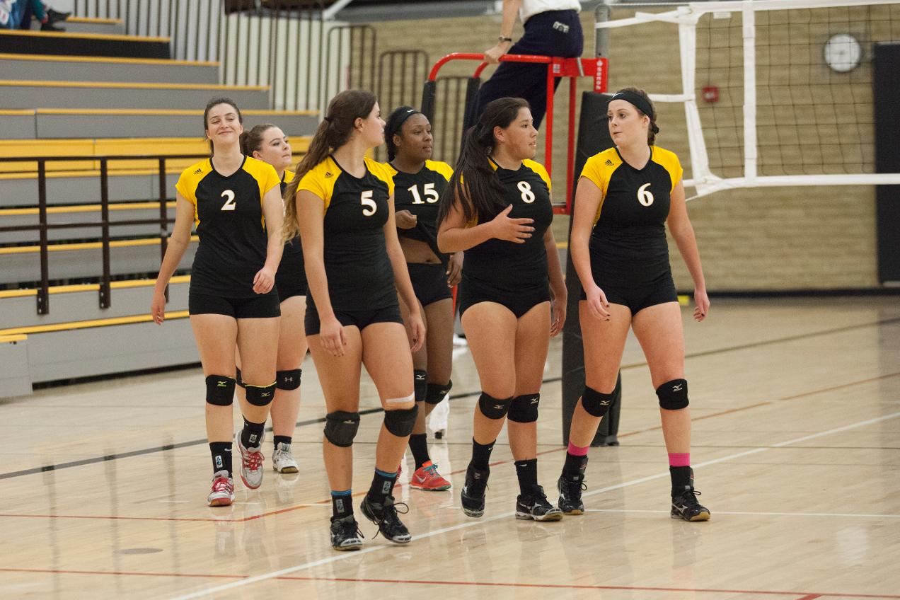 COM Volleyball Falls To West Valley and Santa Rosa at West Valley Classic