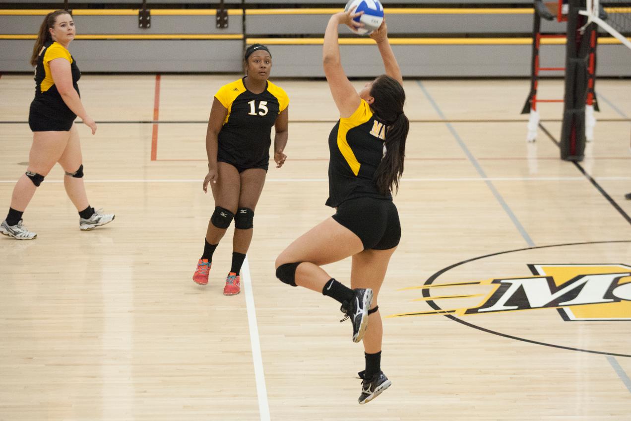 COM Volleyball Falls To Solano In Bay Valley Opener