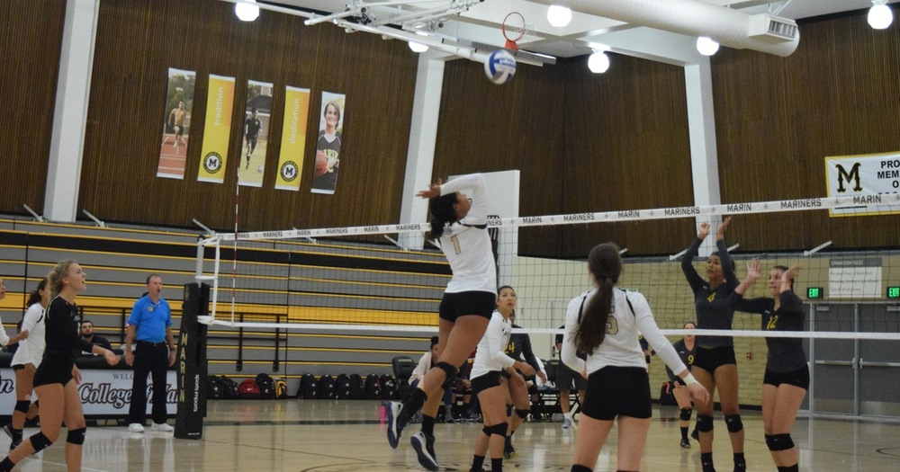 Mariners Volleyball Trounces Alameda In Straight Sets