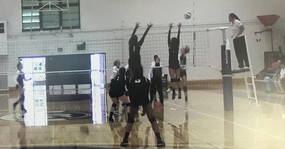 COM Volleyball Splits Matches With Cosumnes River and Columbia
