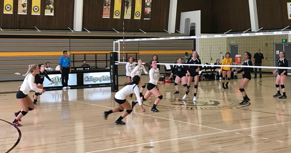 Women’s Volleyball Trounces Canada College In Straight Sets